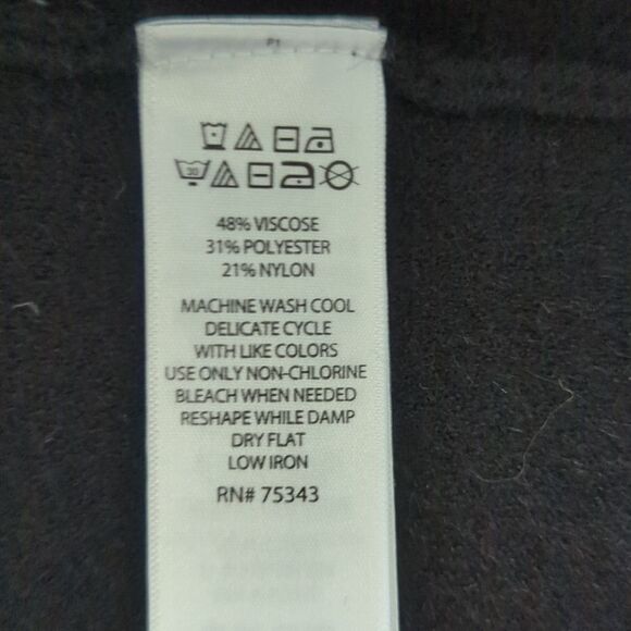 NWOT Tahari sleeveless sweater - Picture 8 of 9